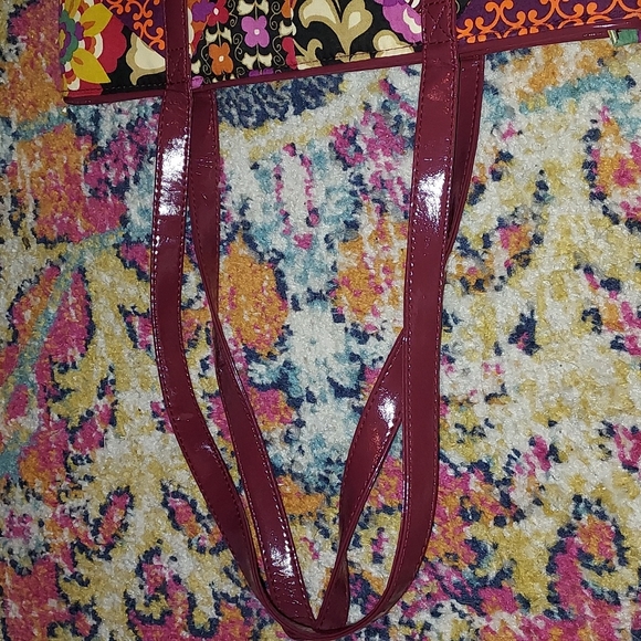 Vera Bradley Zippered Tote Bag in several different patterns! - Picture 5 of 9